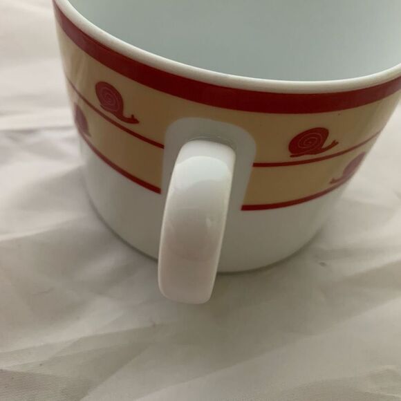 Bridget Dobson Escargot-Go Red/Tan Small Cup - Picture 3 of 7